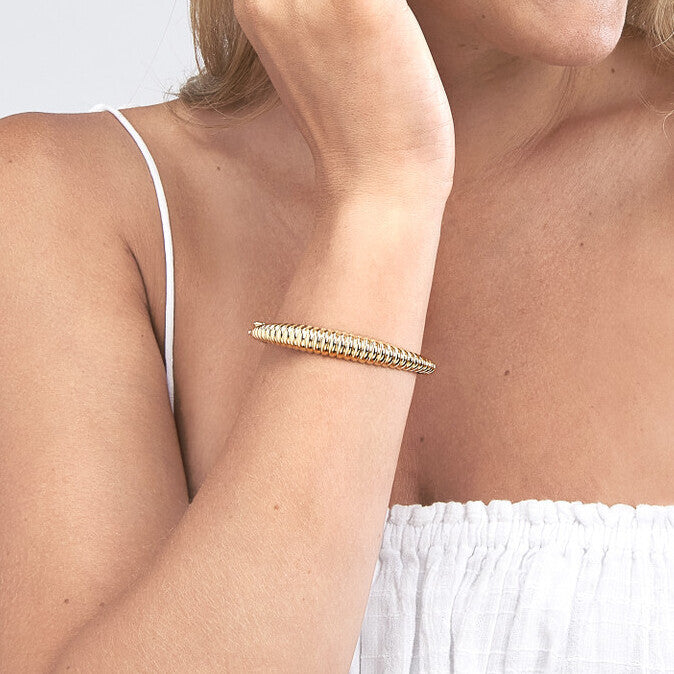 14K Yellow Gold Graduated Ribbed Hinged Bangle